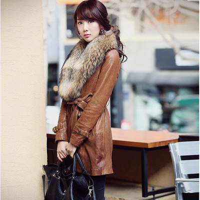 2012秋冬女裝修身奢華貉子毛領(lǐng)皮衣 中長款加棉洗水皮大衣的時尚魅力